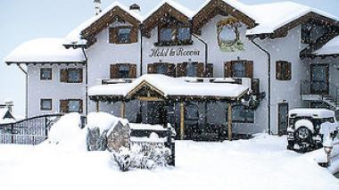 Val di Fiemme a hotel La Roccia v zimě